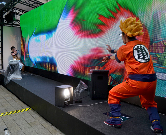 Our writers trade kamehamehas at Dragon Ball event in Tokyo, Sato goes Super Saiyan!